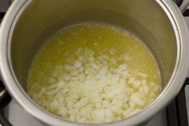 Skani česnakų sriuba: kovai su peršalimu