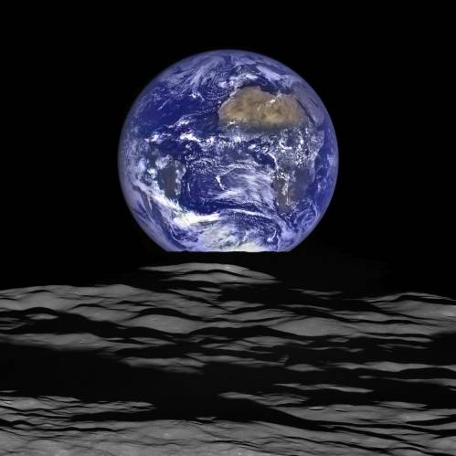 Žemės «patekėjimo» virš Mėnulio nuotrauką