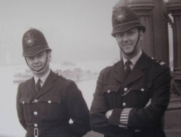 Time Traveller? The Man Spoke With A Policeman From The 1950s