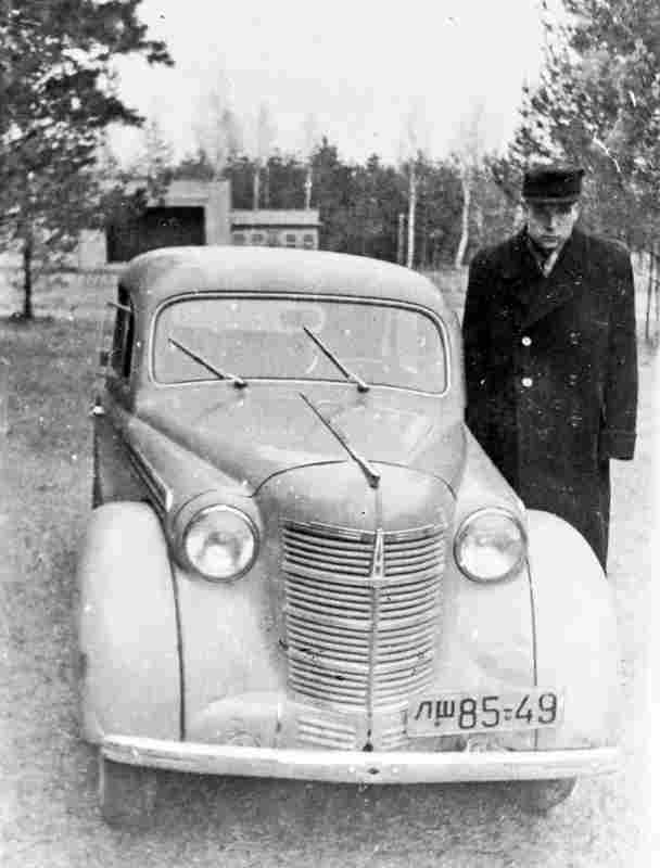 Antanas Jankevičius pirmiausia nusipirko automobilį „Moskvič“.