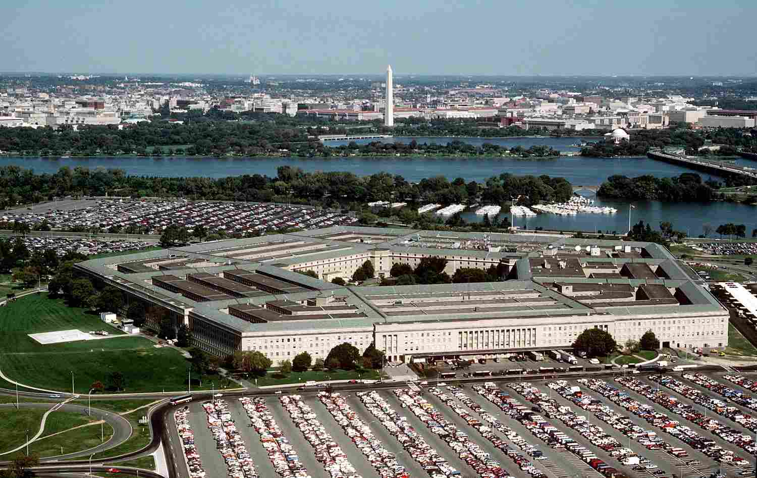 Pentagon orders shutdown of all classified internal communications net
