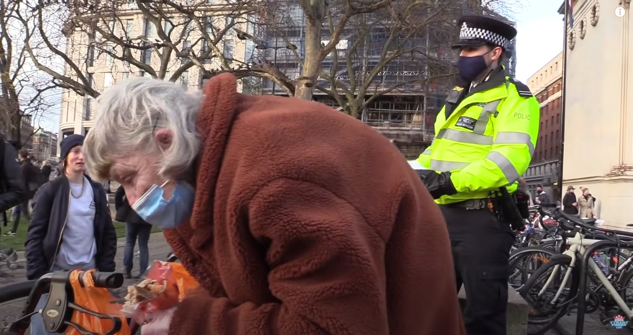 UK Police Force Elderly Grandma to Stop Feeding Pigeons ‘Because of Co