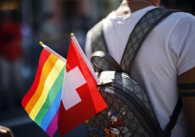 Šveicarijoje vyras pasikeitė lytį, kad galėtų anksčiau laiko išeiti į