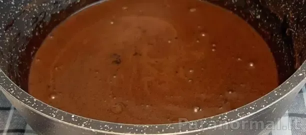 Šokoladinis pyragas. Jokio kepimo, jokios želatinos ir tik 10 minučių