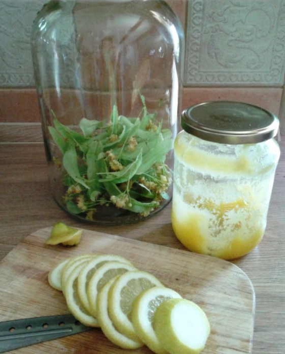 Aromatingas, gaivus ir naudingas liepų limonadas