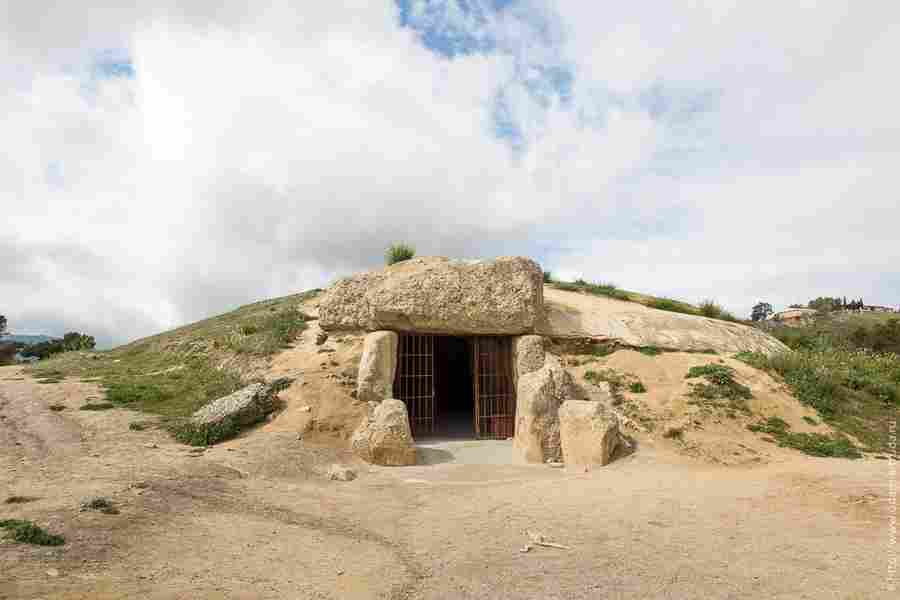 dolmenai, paslaptys, statiniai