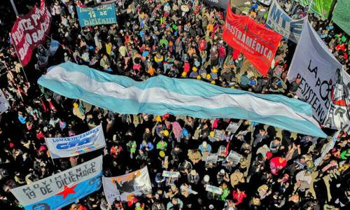 Argentinos vyriausybė žlunga