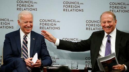 JAV prezidentas Džo Baidenas ir CFR prezidentas Ričardas N. Haasas