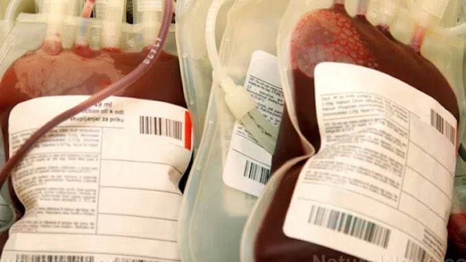 JAV leidėjai siekia uždrausti skiepytiems žmonėms duoti kraujo