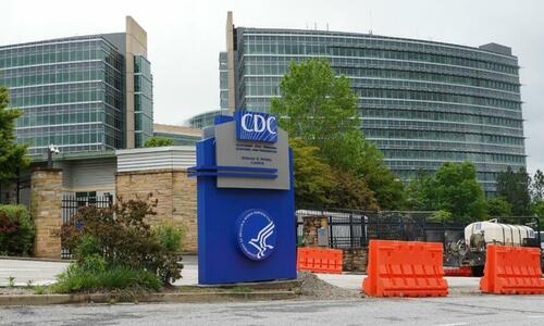 CDC skleidžia melagingą informaciją apie COVID-19 vakcinos saugumo ste