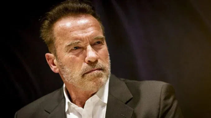 Praėjus dvejiems metams, Arnoldas Schwarzeneggeris atsiprašė