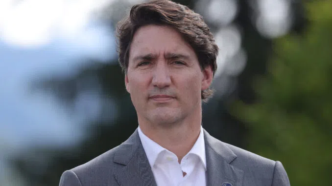 Justinas Trudeau dabar tvirtina, kad niekada nieko neverčia skiepytis