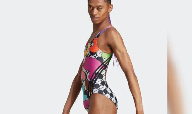 Naujas "Adidas" moterų maudymosi kostiumėlių asortimentas