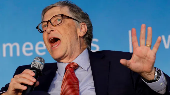 Billas Gatesas sako, kad jis yra klimato kaitos sprendimas