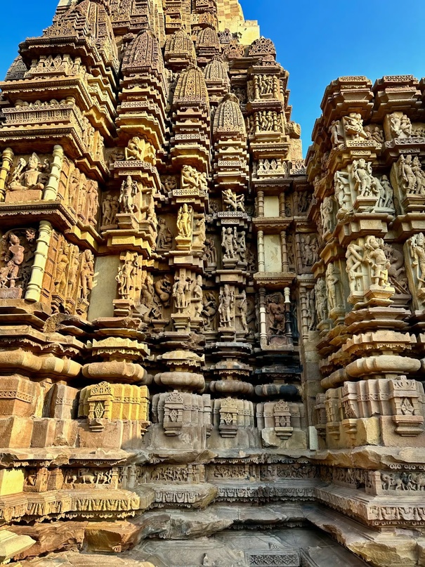 Nesenstantis Indijos Duladeo šventyklos grožis