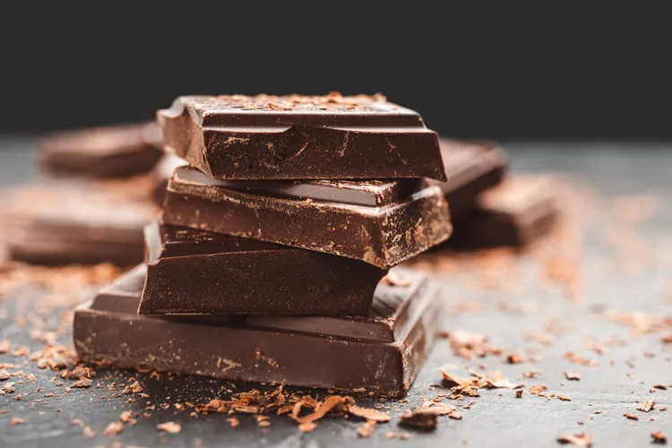 Natūralūs produktai aukštam kraujospūdžiui sumažinti Žalioji arbata, ciberžolė, čija sėklos, tamsus šokoladas ir burokėlių sultys kraujospūdžiui reguliuoti