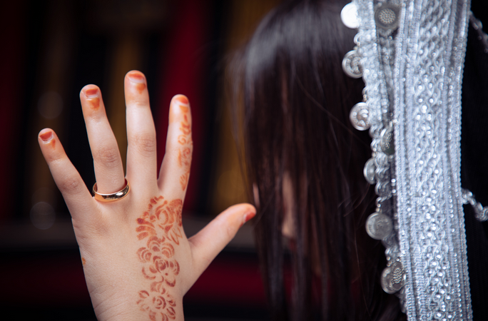 Vokietijoje gyvenantis Sirijos migrantas, nuteistas už santuoką su 12-mete mergaite ir jos išžaginimą, susiduria su naujais kaltinimais Vokietijoje gyvenantis Sirijos migrantas, nuteistas už santuoką su 12-mete mergaite ir jos išžaginimą, susiduria su naujais kaltinimais