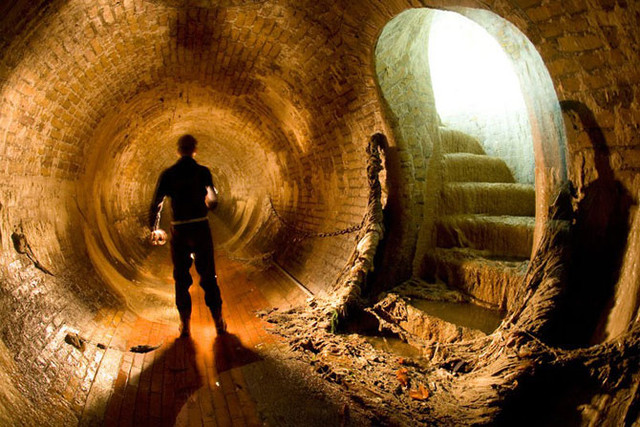 Išnykusių civilizacijų tarpžemyniniai požeminiai tuneliai