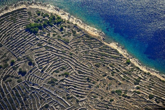 Sala netoliese Kroatijos krantų kaip piršto antspaudas