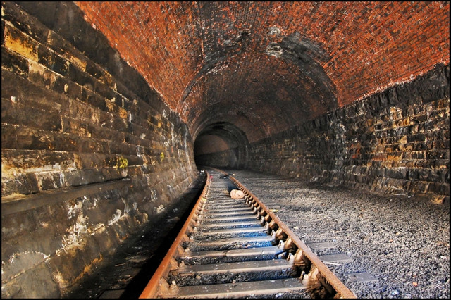 Tuneliuose gyvenantys vaiduokliai