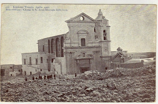 Užblokuota Šv. Onos bažnyčia Neapolyje