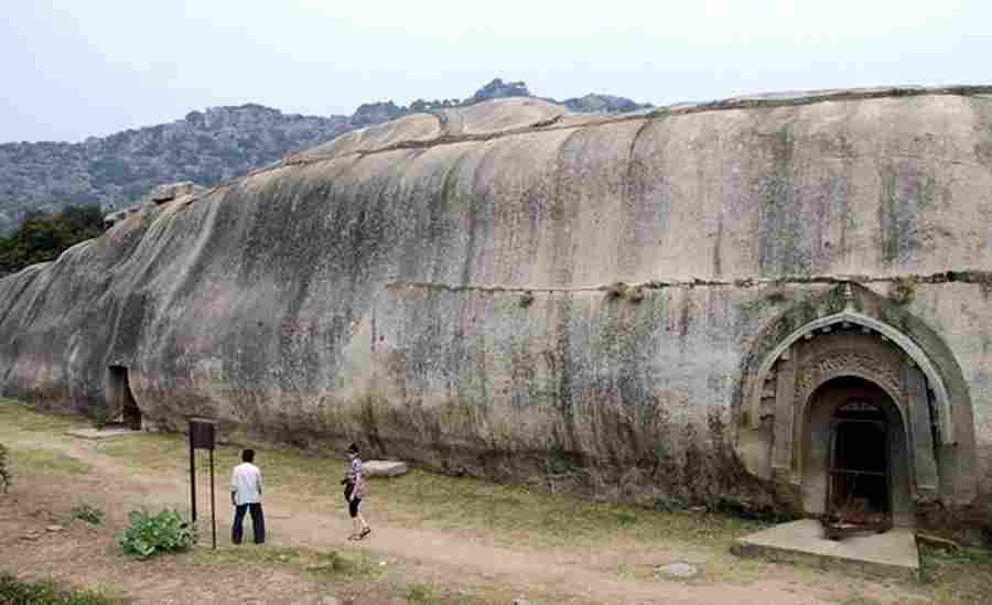 Megalitiniai Barabaro Urvai. Dievų Karai
