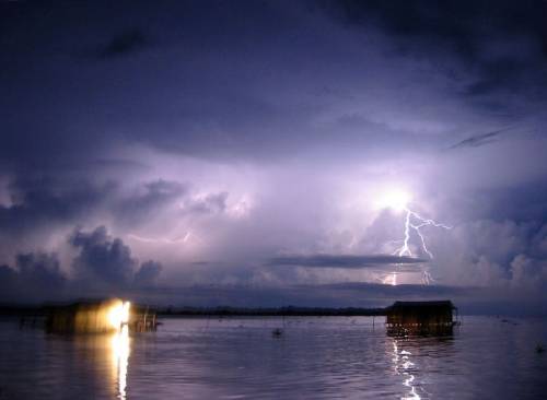 Žaibas virš Marakaibo ežero naktį