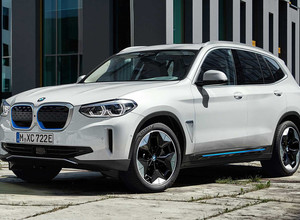 Naujasis „BMW iX3“ elektromobilis