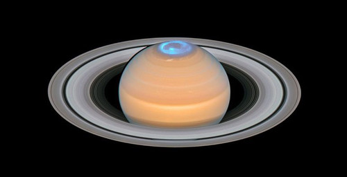 Saturno poliarinė pašvaistė